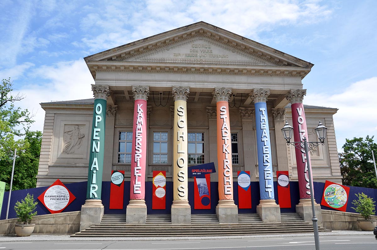 Meiningen-Theater.jpg Theater in Meiningen